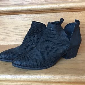 Dolce Vita Black Ankle Booties